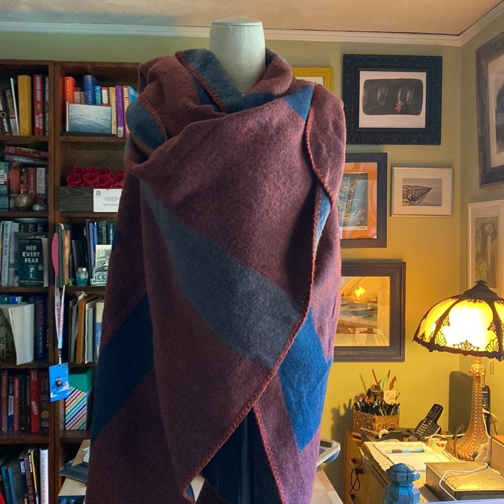 BB DAKOTA Warm Wooly Shawl - One Size - Picture 3 of 4